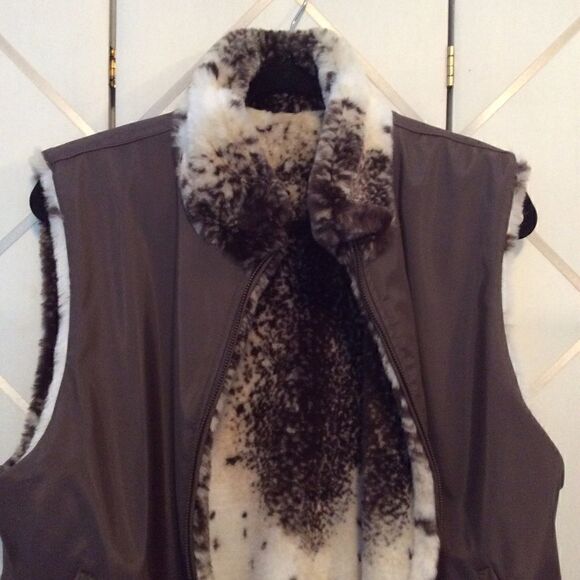 Super Cute Faux Fur and Nylon Reversible Vest! - Picture 6 of 7